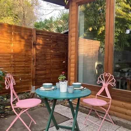 Katies Tiny House Апартаменты Будапешт