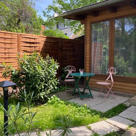 Katies Tiny House Budapest